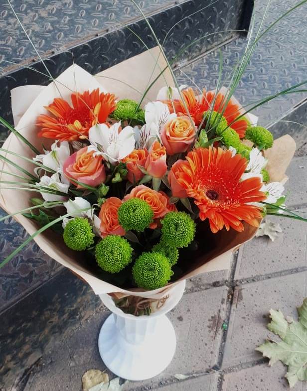 Букет цветов из: Герберы, Хризантемы, Альстромерии и Розы в Димитровграде