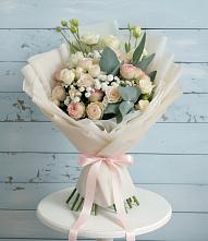 Букет цветов из:  Розы и Лизиантусы в Димитровграде