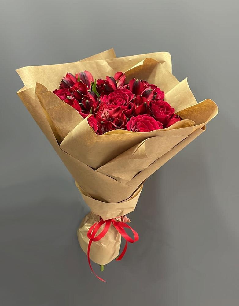 Букет цветов из: Альстромерии и Розы в Димитровграде