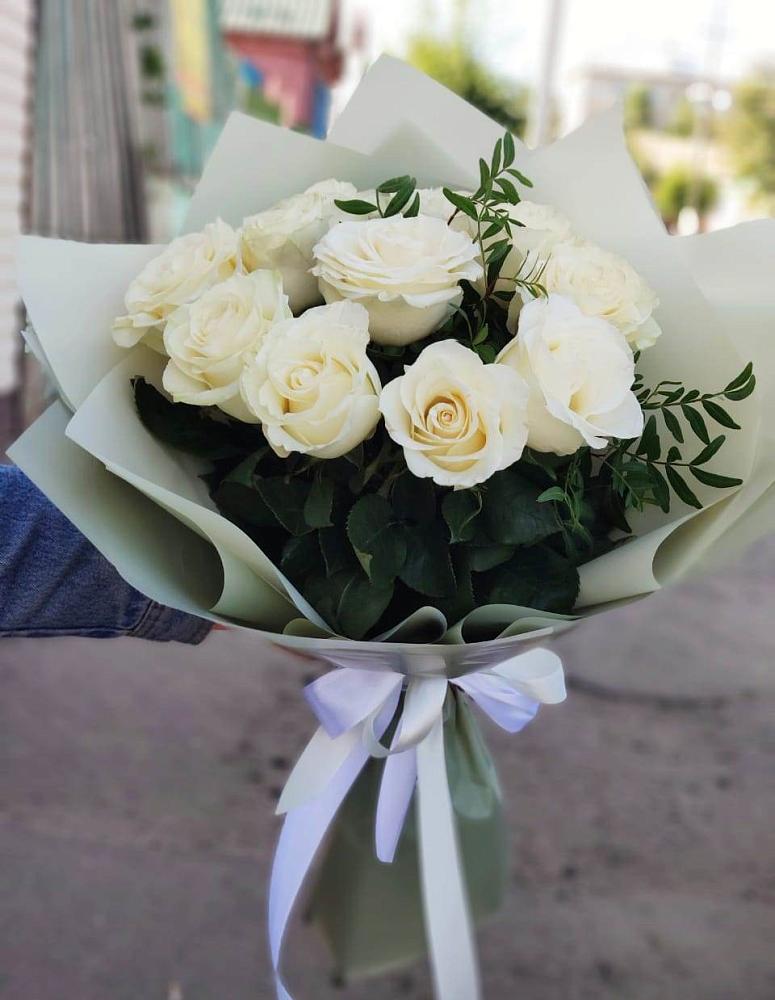 Букет Белые розы Проуд в Димитровграде