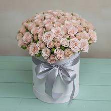 Цветочная композиция из Розы в шляпной коробке в Димитровграде