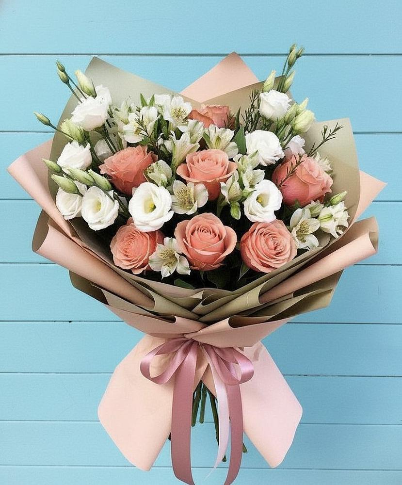 Букет цветов из: Розы, Альстромерии и Лизиантусы в Димитровграде