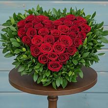 Цветочная композиция из Розы в виде сердца в Димитровграде