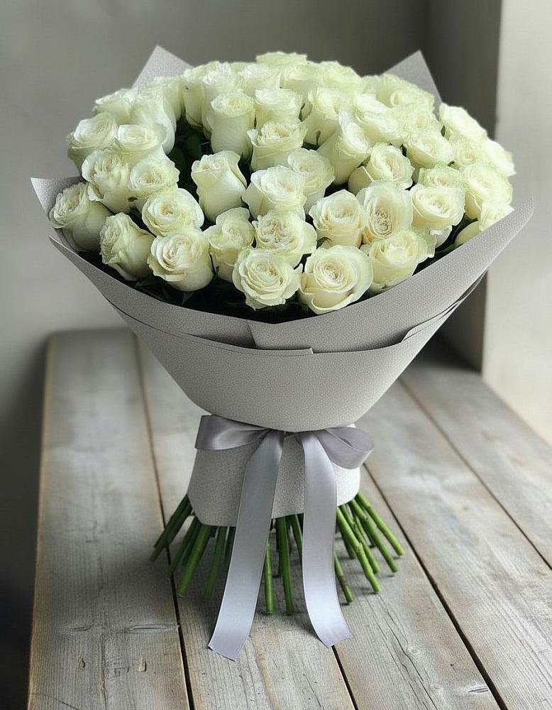 Букет 35 Белых роз в Димитровграде