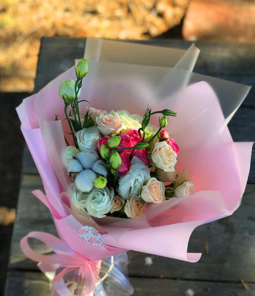 Букет цветов из: Розы и Лизиантусы в Димитровграде