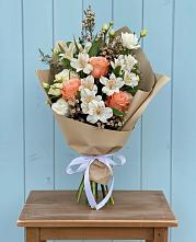 Букет цветов из:  Альстромерии, Лизиантусы, Розы и Хризантемы #REPLACE_PRED# Димитровграде