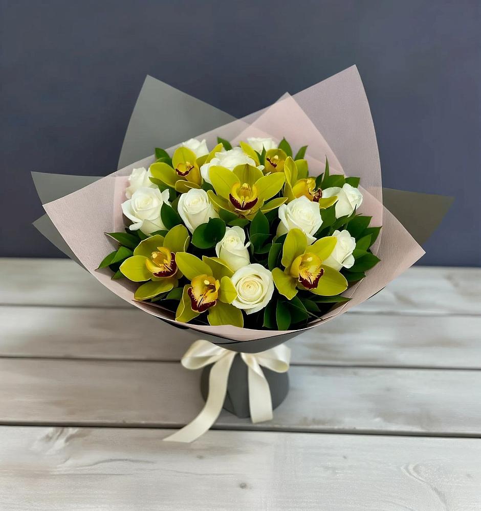 Букет цветов из: Орхидеи и Розы в Димитровграде