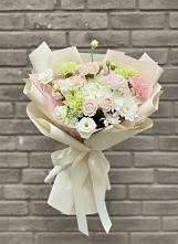 Букет цветов из:  Гвоздики, Розы, Лизиантусы и Хризантемы в Димитровграде