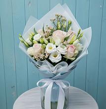 Букет цветов из:  Розы и Лизиантусы в Димитровграде