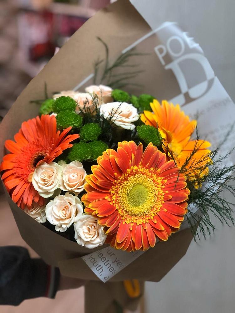 Букет цветов из: Герберы, Хризантемы и Розы в Димитровграде