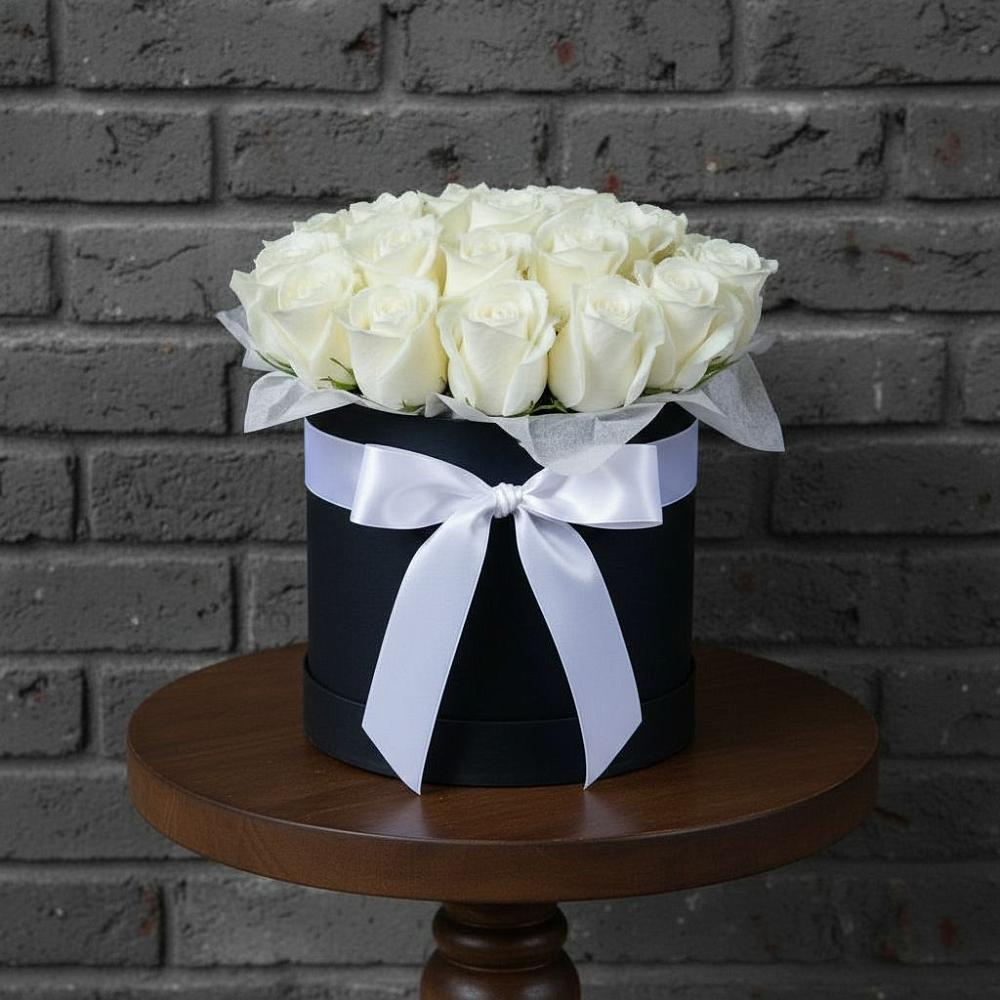 Цветочная композиция из Розы в шляпной коробке в Димитровграде