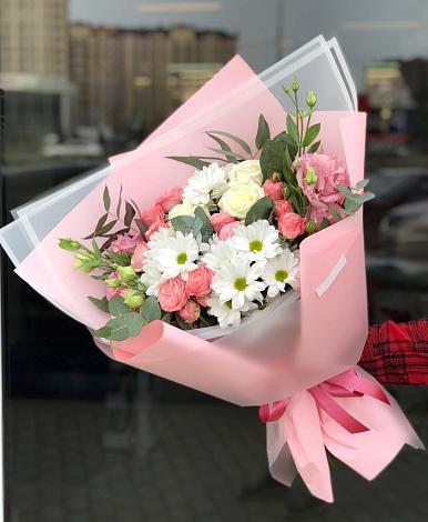 Букет цветов из: Розы, Лизиантусы и Хризантемы в Димитровграде
