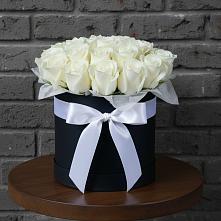 Цветочная композиция из Розы в шляпной коробке #REPLACE_PRED# Димитровграде