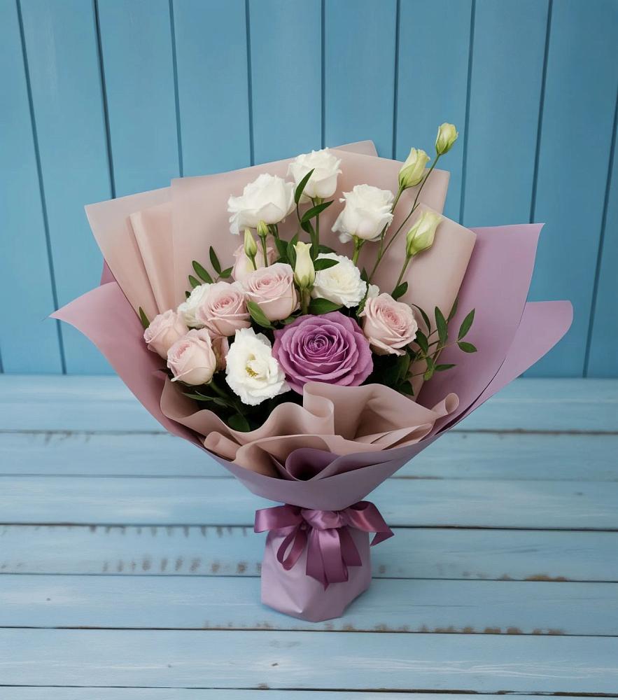 Букет цветов из: Розы и Лизиантусы в Димитровграде